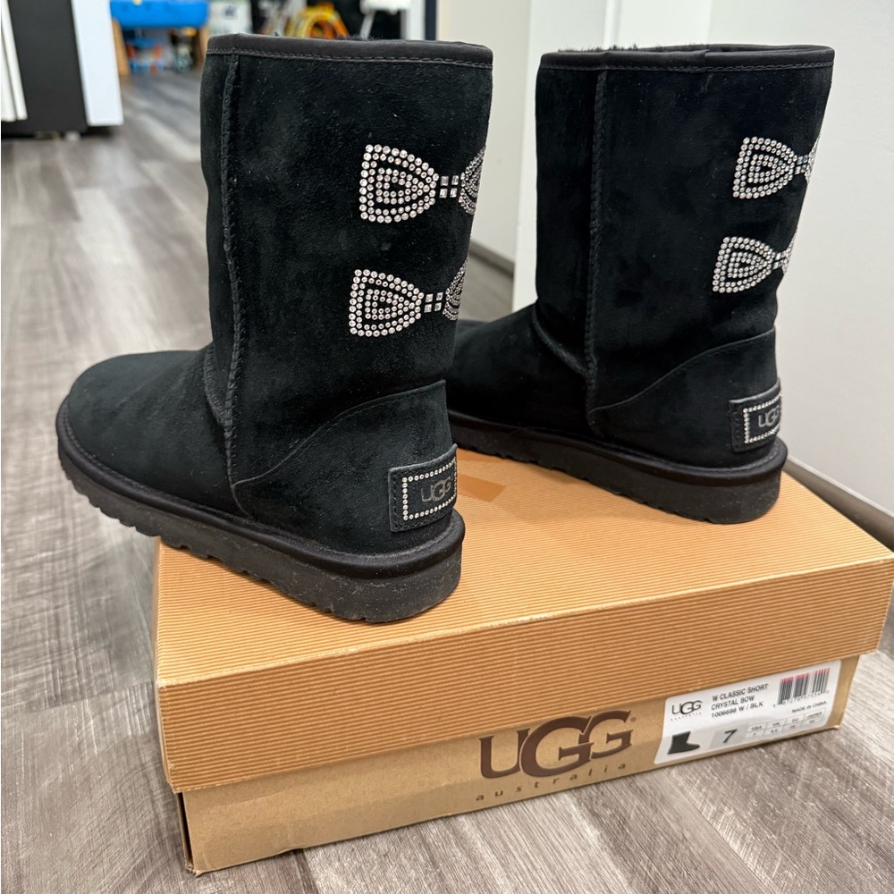 UGG classic short with Swarovski crystals